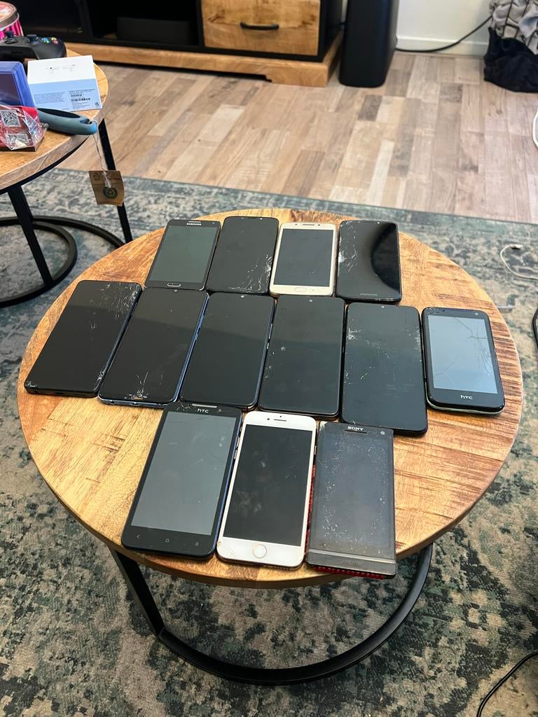 Partij defecte telefoons oa Apple, Samsung enz, Ophalen of Verzenden, Niet werkend, Overige typen, Apple iPhone