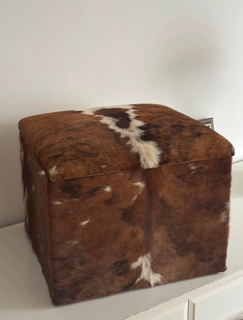 Vintage Koeienhuid Poef - Opbergruimte - Bruin/Wit, Huis en Inrichting, Banken | Voetenbanken en Poefen, Minder dan 50 cm, Gebruikt