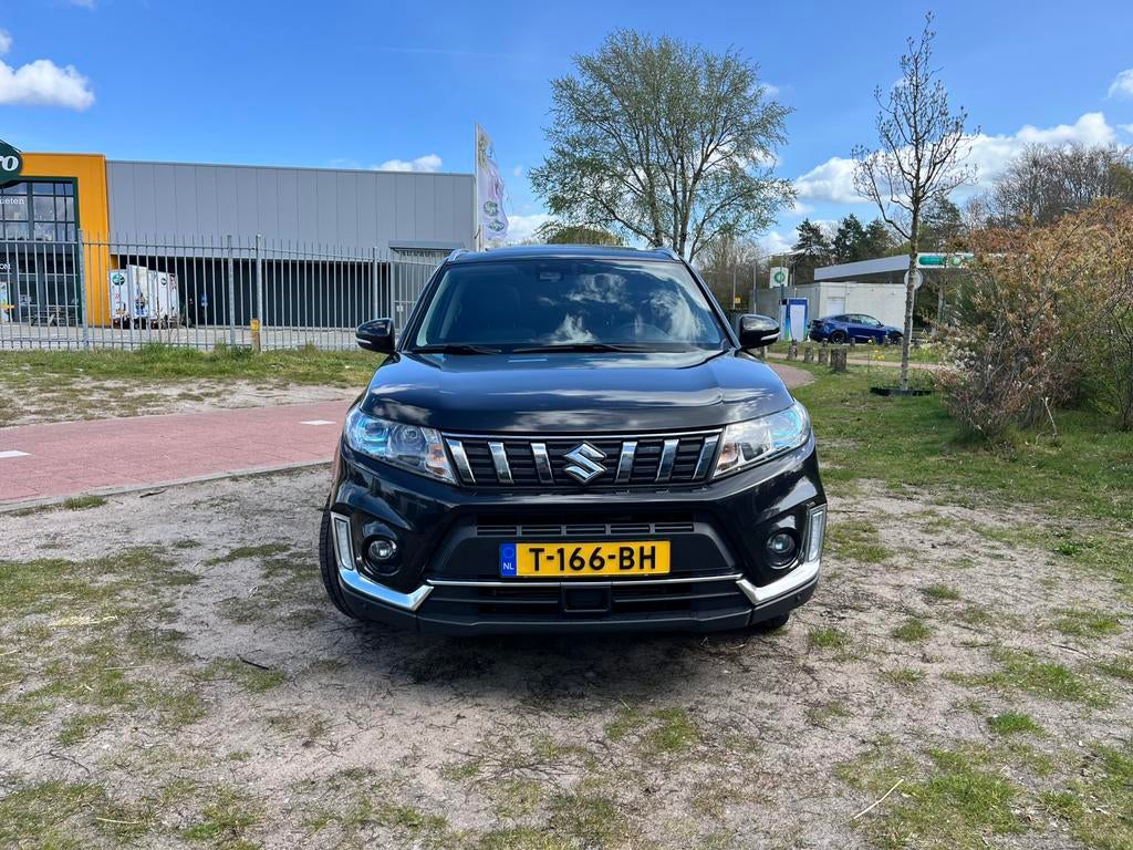 Suzuki Vitara 1.4 Boosterjet 140pk 2WD Aut 2019 Zwart, Auto's, Suzuki, 4 cilinders, 400 kg, 1200 kg, Particulier