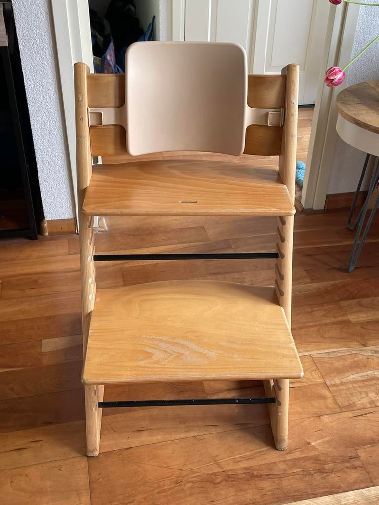 Nette Stokke Tripp Trapp kinderstoel met rugleuning, Kinderen en Baby's, Kinderstoelen, Ophalen, Gebruikt, Meegroeistoel, Aanschuifbaar