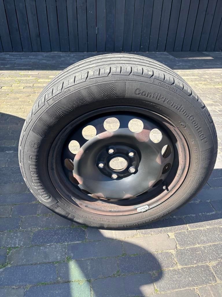 Continental PremiumContact 6 band op stalen velg 205/55 R16, Auto-onderdelen, Banden en Velgen, Ophalen, Gebruikt, 16 inch, Banden en Velgen
