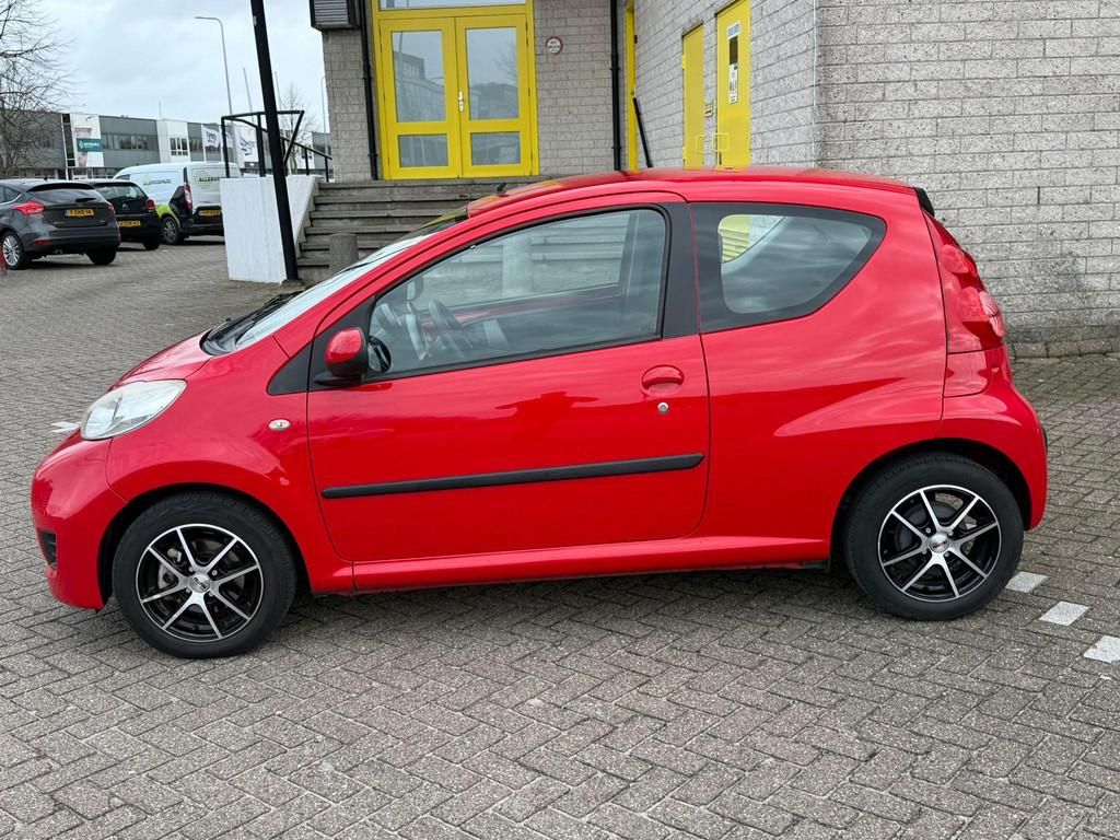 Peugeot 107 1.0-12V XS Automaat, airco, Auto's, Peugeot, Euro 5, Stof, Gebruikt, 4 stoelen