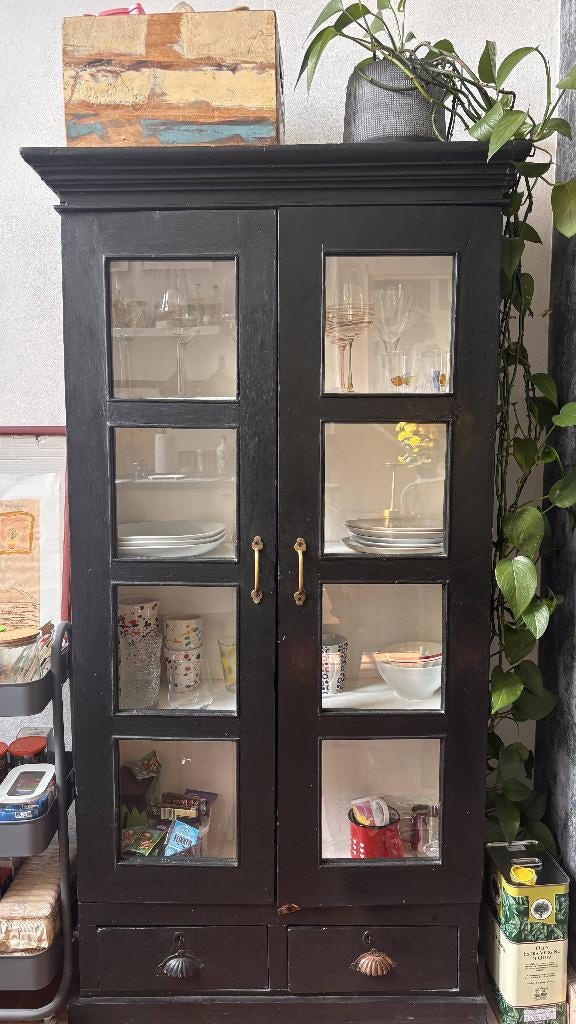 Vintage showcase cabinet, Ophalen