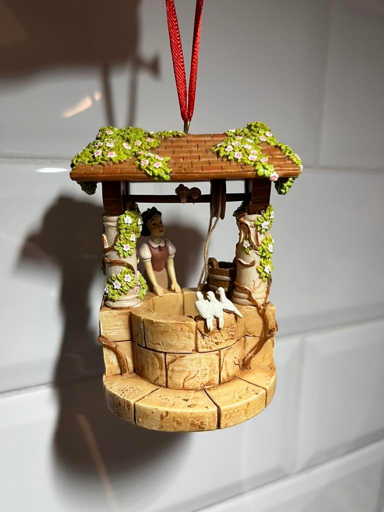 Disney Snow White wishing well sketchbook ornament, Ophalen of Verzenden, Nieuw