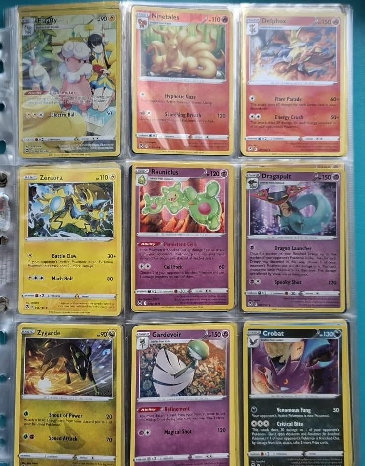 Oude pokemoncollectie in map (1), Ophalen of Verzenden, Zo goed als nieuw, Meerdere kaarten, Foil