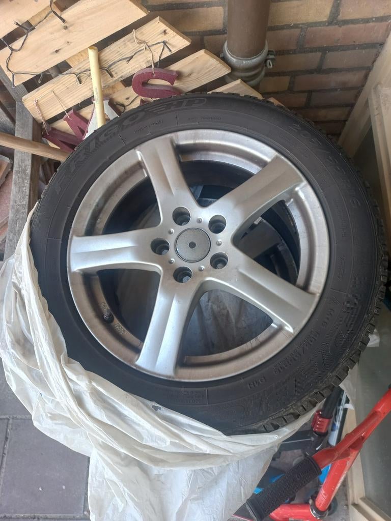 Velgen met winterbanden voor Ford Focus station 2015, Auto-onderdelen, Banden en Velgen, 16 inch, 205 mm, Winterbanden, Ophalen of Verzenden