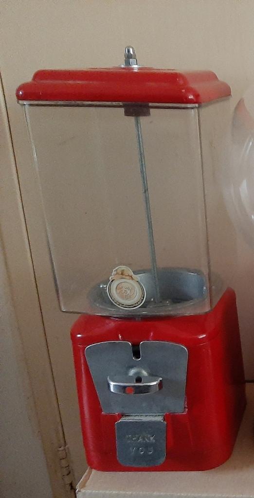 2 ijzere pinda automaten op €0,50, Verzamelen, Automaten | Overige, Ophalen of Verzenden, Gebruikt