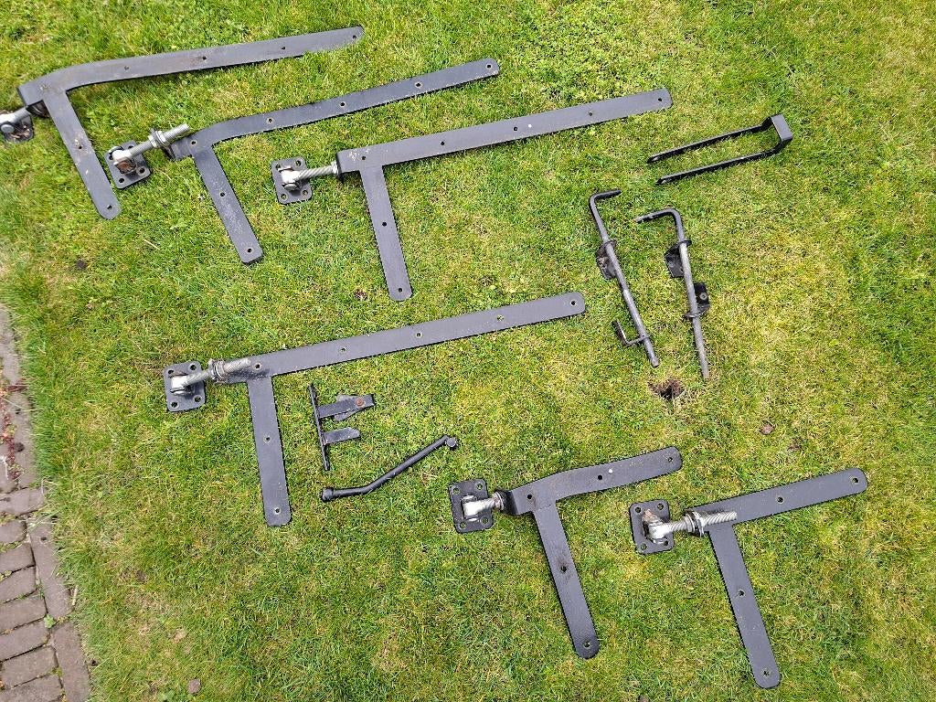 Scharnieren dubbele grote poort en kleine poort, Doe-het-zelf en Verbouw, Hang- en Sluitwerk, Ophalen, Gebruikt, IJzer, Scharnier