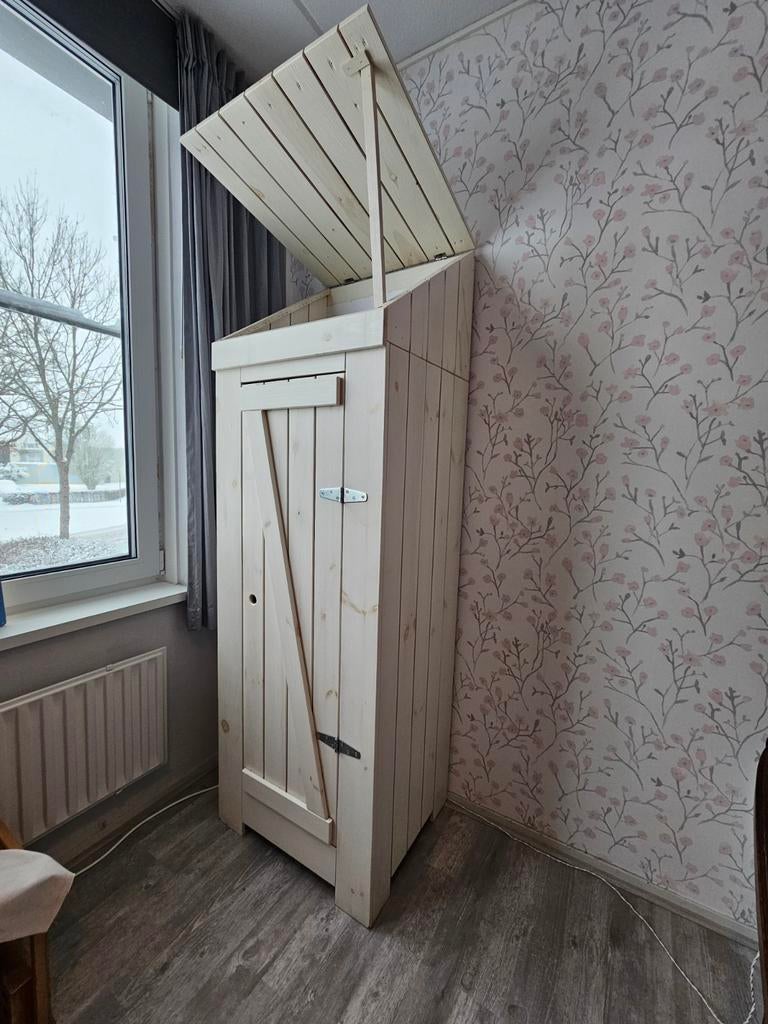 Unieke houten (kinderkamer) kast met schuin element, Ophalen, Gebruikt, 105 cm of meer, Minder dan 50 cm