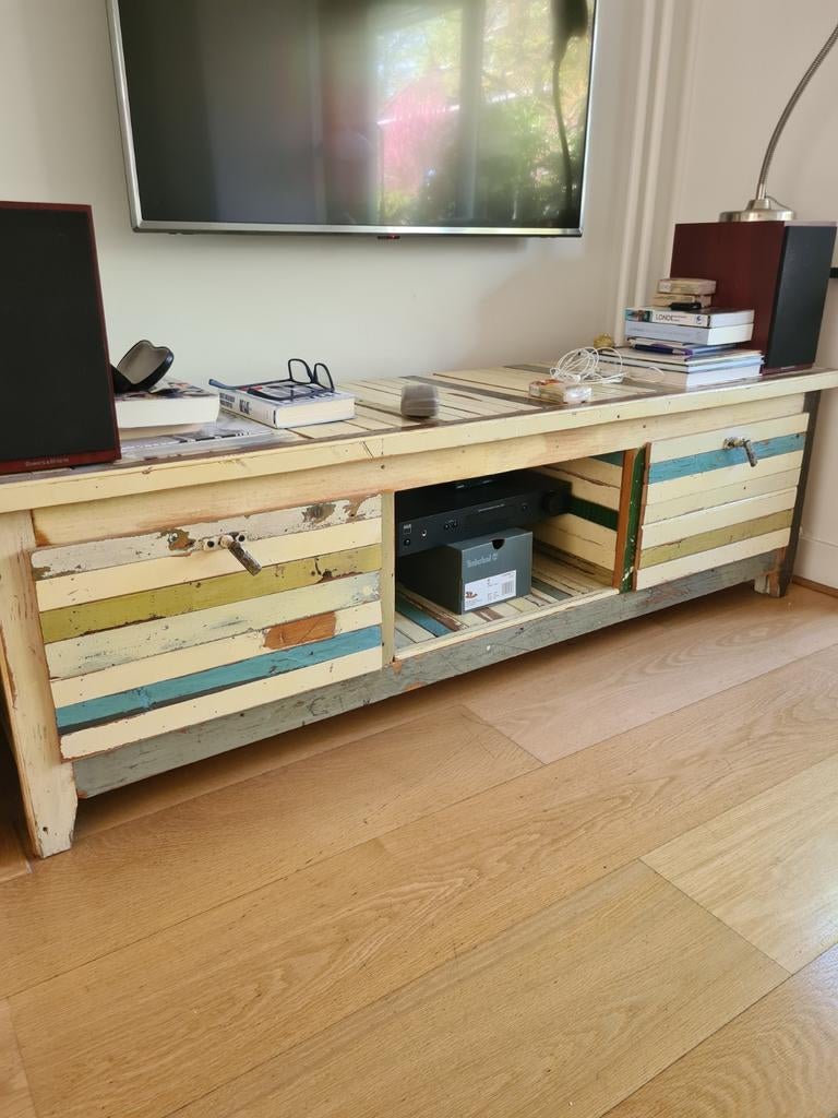 Uniek TV-meubel van gerecycled sloophout - Eek stijl, Huis en Inrichting, Kasten | Televisiemeubels, Gebruikt, 150 tot 200 cm