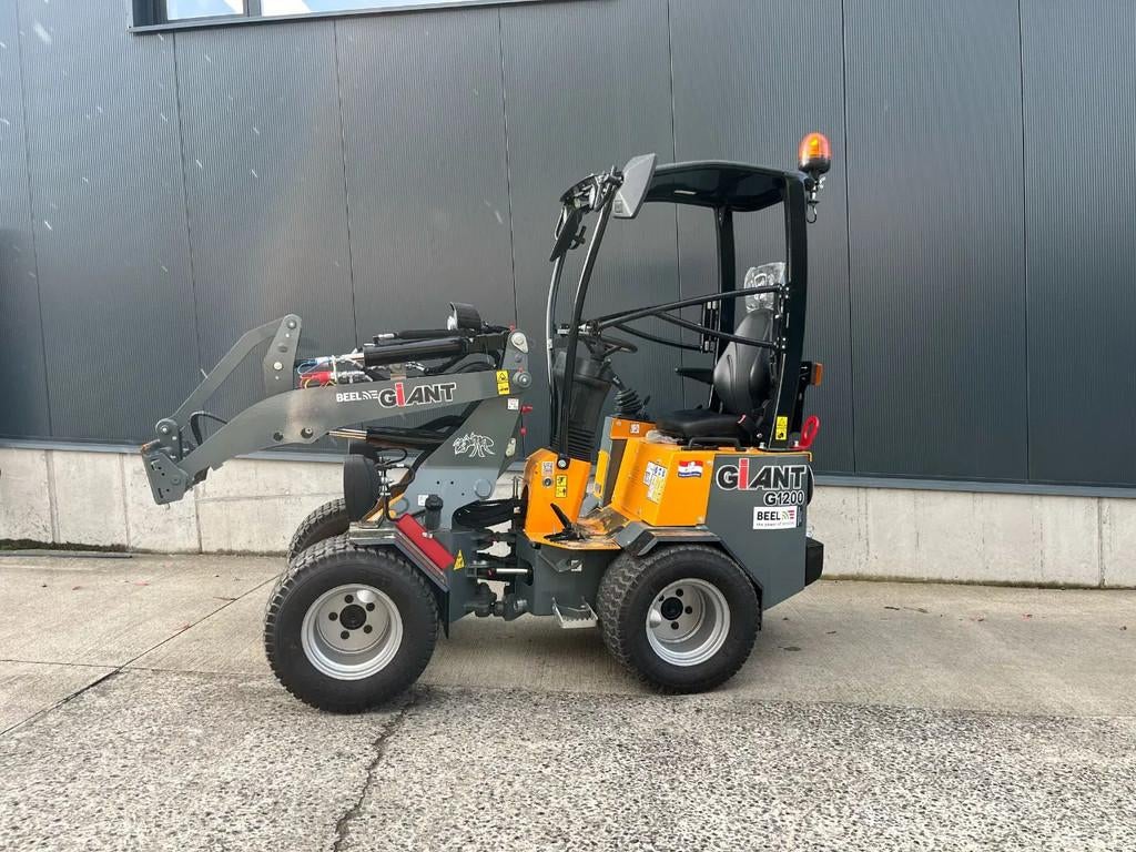 Giant G1200 (bj 2025), Wiellader of Shovel