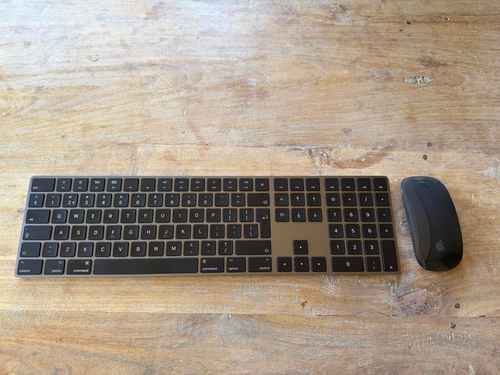 Apple Magic Keyboard Numeriek & Mouse 2 | space gray, Computers en Software, Toetsenborden, Zo goed als nieuw, Numeriek, Draadloos