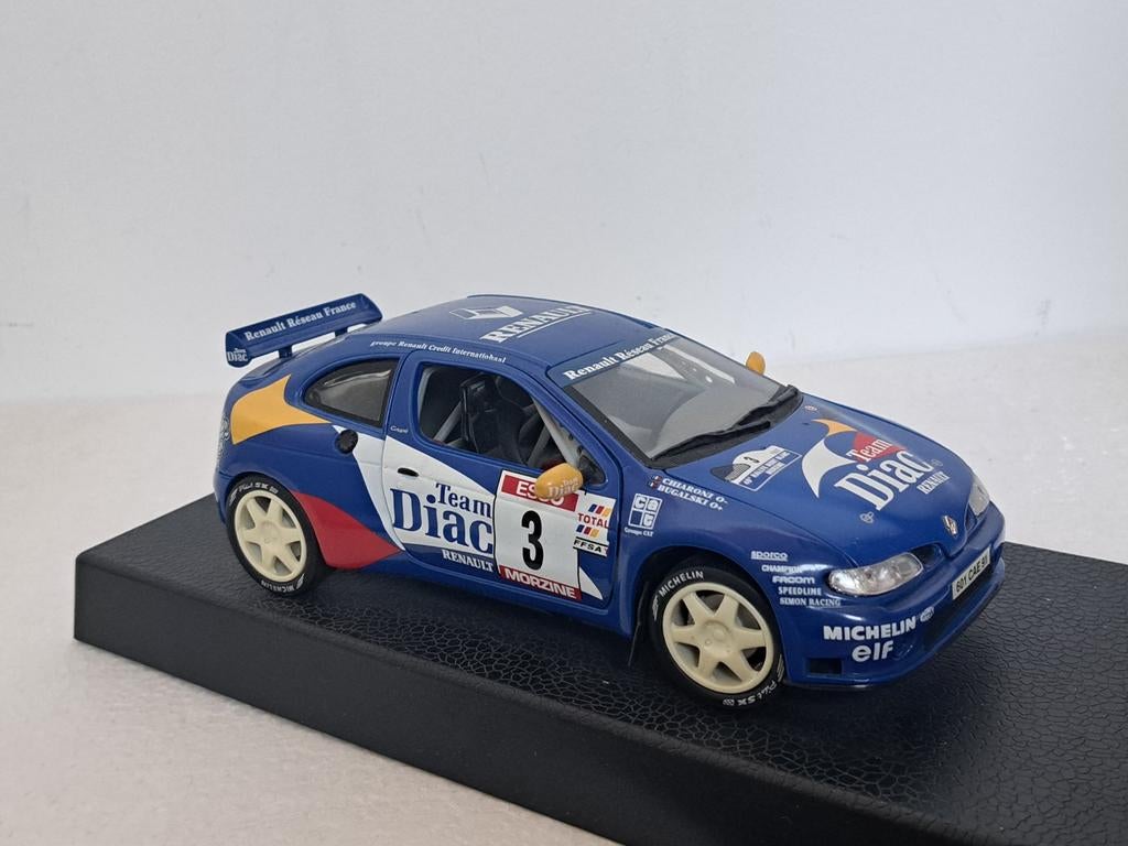RENAULT MEGANE Maxi Bugalski 1/18 Anson + Boite EUR 79,99 - FR