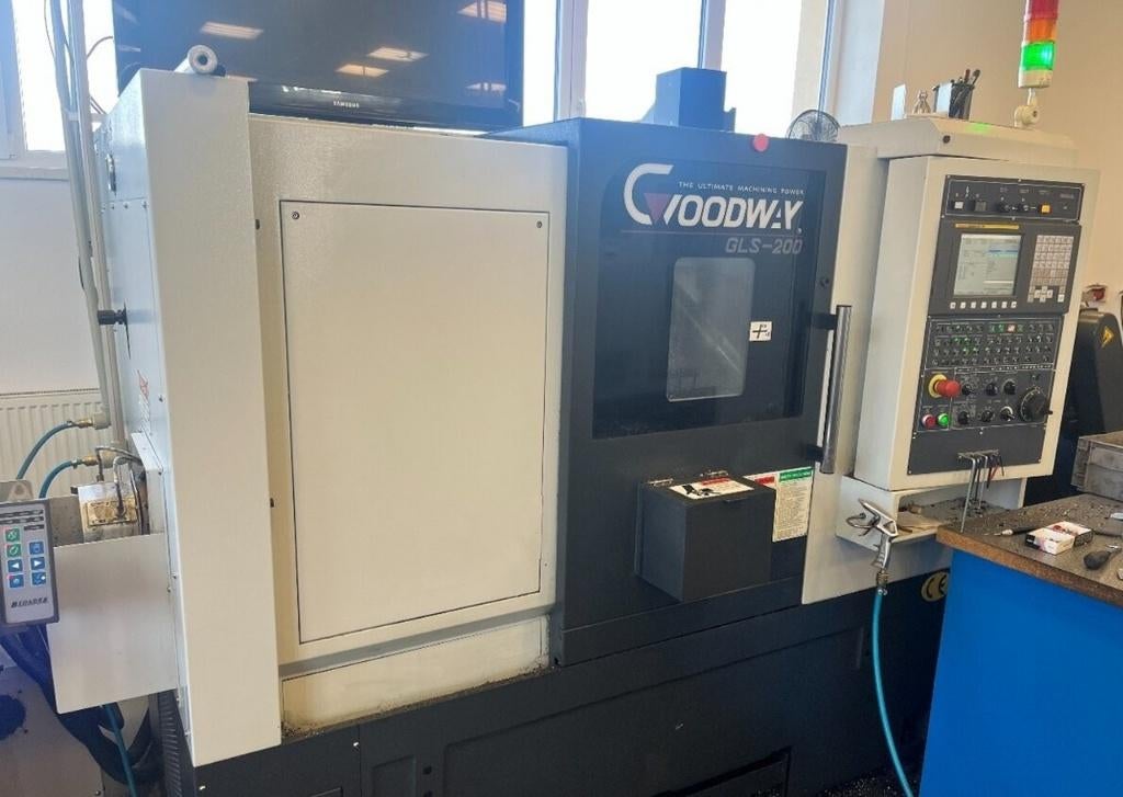 CNC lathe GOODWAY GLS 200, Ophalen, Gebruikt, Metaal, Machine