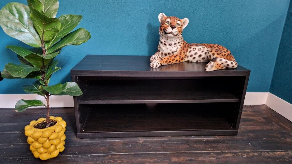 Ikea tv-meubel / kastje zwartbruin, Huis en Inrichting, Kasten | Dressoirs, Ophalen