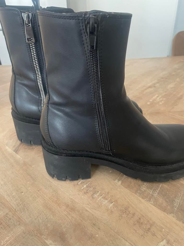 Oxmox laarsjes van Van Haren maat 37, Kleding | Dames, Schoenen, Ophalen of Verzenden, Gedragen, Zwart, Lage of Enkellaarzen