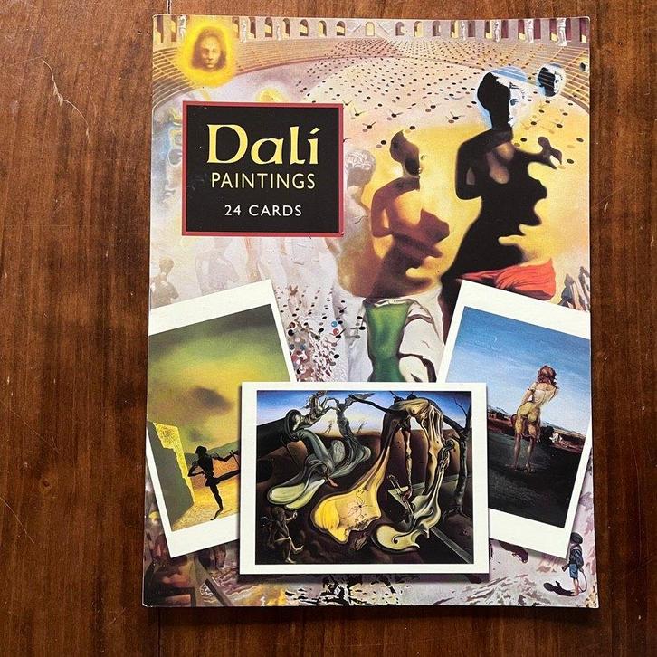 Map met ansichtkaarten van schilderijen van Dali, Antiek en Kunst, Kunst | Schilderijen | Modern, Ophalen of Verzenden