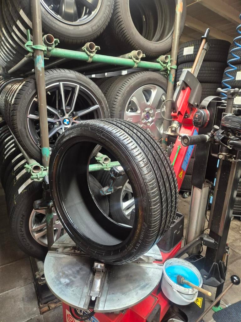 2x Barum Bravuris 5HM 225/35 R18, Auto-onderdelen, Motor en Toebehoren, Ophalen