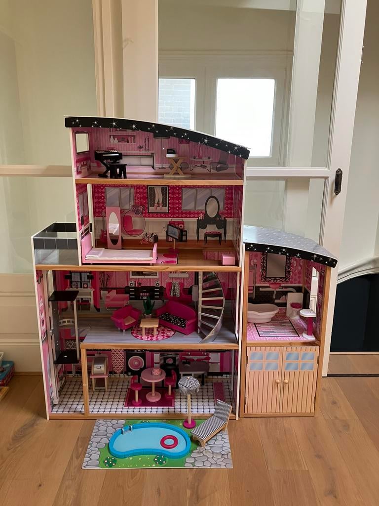 Barbie poppenhuis KidsKraft Sparkle mansion, Ophalen, Zo goed als nieuw, Poppenhuis