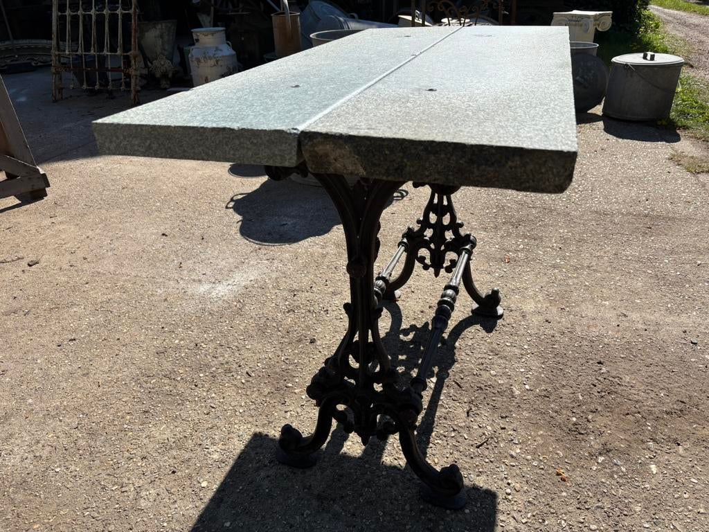 Antieke bistrotafel gietijzeren onderstel hardstenen blad, Ophalen of Verzenden