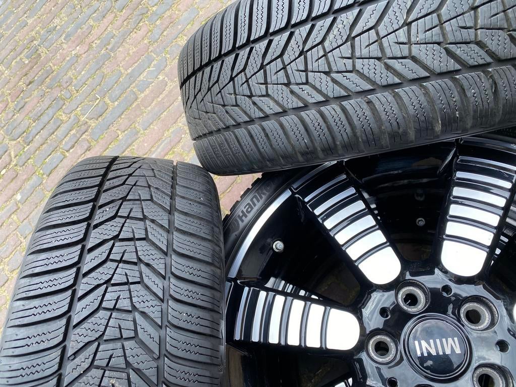 Mooie 18” Mini F55 F56 F57 900 velgen + tpms + winterbanden, 18 inch, Banden en Velgen, 205 mm, Winterbanden