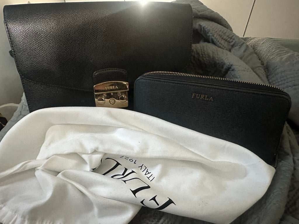 FURLA origineel dames tas met portemonnee zwart, Sieraden, Tassen en Uiterlijk, Tassen | Damestassen, Ophalen of Verzenden, Gebruikt