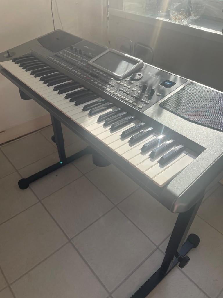 Korg PA900 compleet met standaard, hoes en stofhoes, 61 toetsen, Korg, Ophalen of Verzenden, Zo goed als nieuw