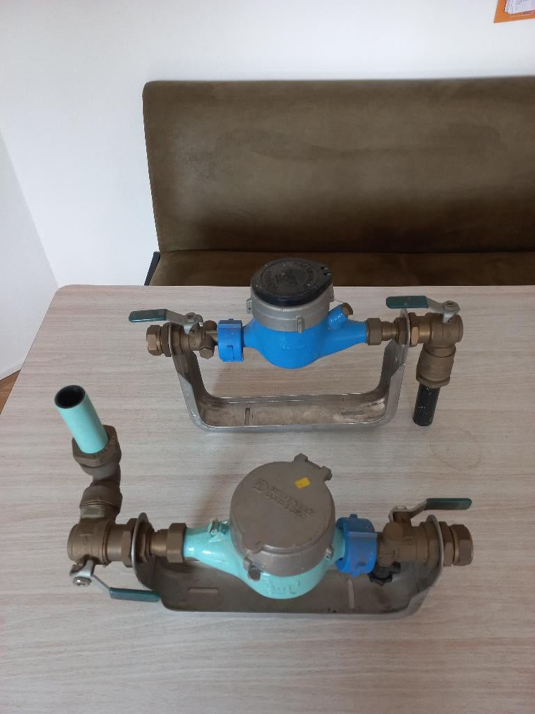 Watermeters,met beugels voorzien van kogelafsluiters., Doe-het-zelf en Verbouw, Meetapparatuur, Ophalen of Verzenden, Nieuw, Vocht of Vloeistof