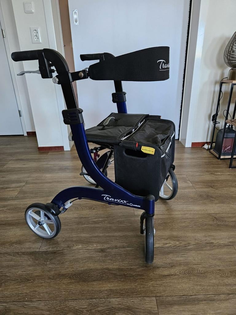 GERESERVEERD Travixx de Luxe rollater, kort gebruikt blauw, Diversen, Rollators, Ophalen, Opvouwbaar