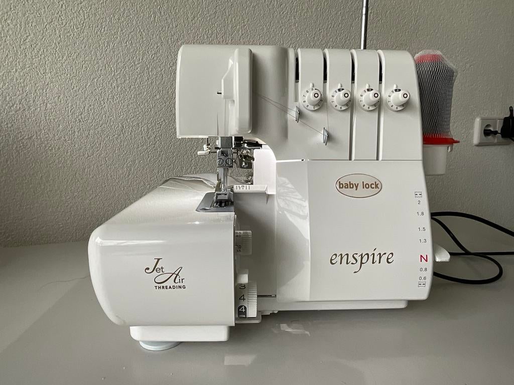 Baby Lock Enspire Lockmachine, Hobby en Vrije tijd, Naaimachines en Toebehoren, Ophalen of Verzenden, Zo goed als nieuw, Lockmachine