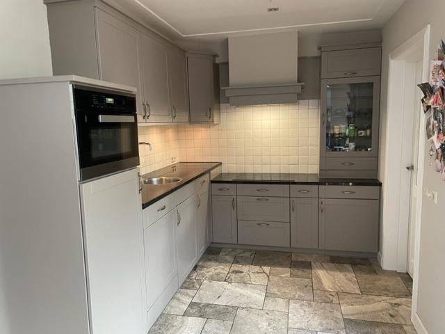 Landelijke hoekkeuken met graniet blad en apparatuur, Huis en Inrichting, Keuken | Complete keukens, Ophalen, Gebruikt, Hoekkeuken