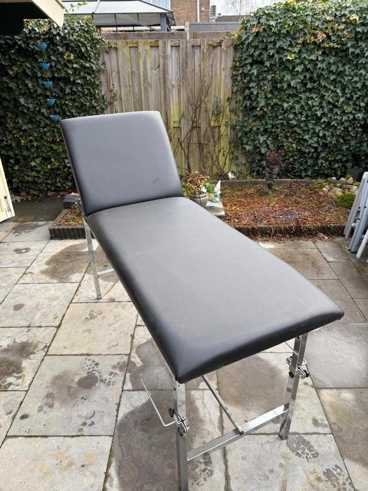 Massagetafel met verstelbare hoofdsteun en papierrolhouder, Sport en Fitness, Massageproducten, Zo goed als nieuw, Massagetafel