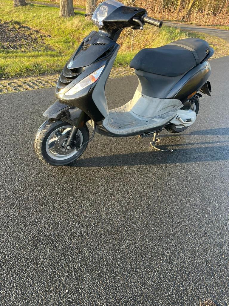 Piaggio zip 2000 2t 50/70 2001 (niet te ruil), Fietsen en Brommers, Scooters | Piaggio, Ophalen of Verzenden, Zo goed als nieuw
