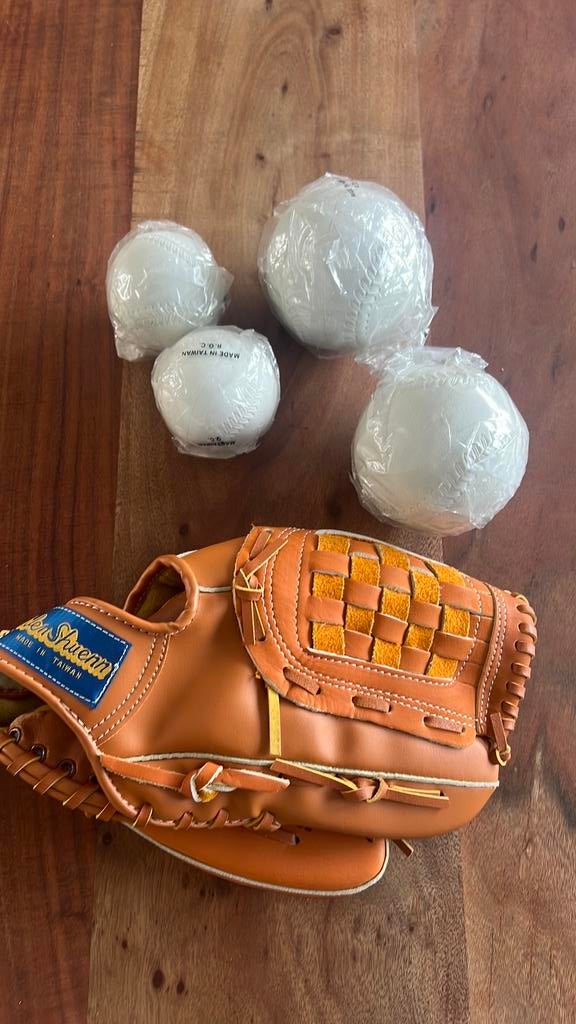 Wen Shuenn honkbalhandschoen (links) + ballen, Ophalen of Verzenden, Nieuw, Honkbal, Handschoen