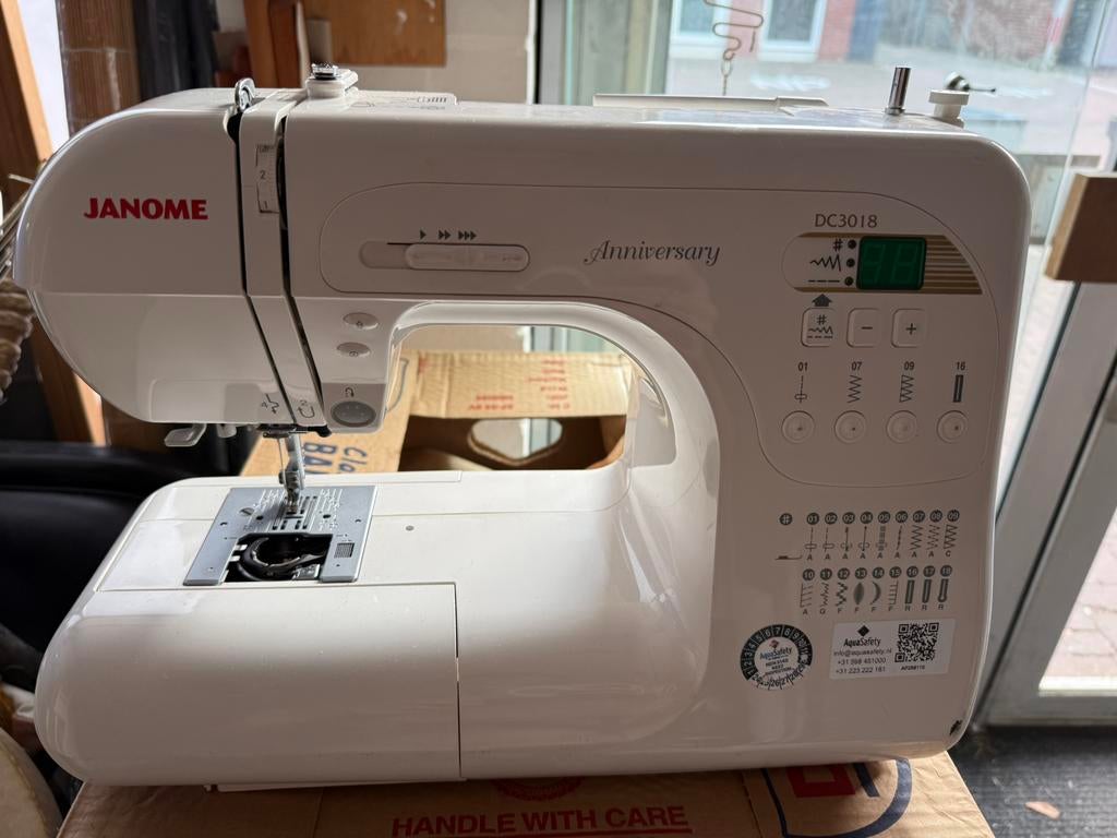 Janome dc3018, Hobby en Vrije tijd, Ophalen of Verzenden, Zo goed als nieuw, Naaimachine, Overige merken
