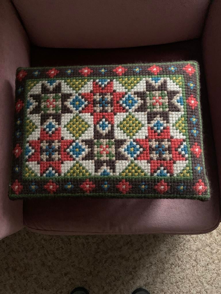 Vintage geborduurd voetenbankje, Ophalen of Verzenden