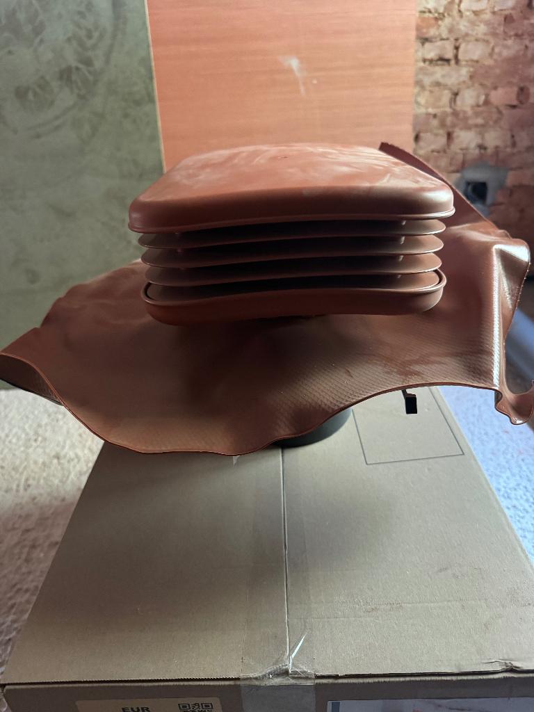Ubbink Valetis Signo Ventilatie Dakdoorvoer (rood), Ophalen of Verzenden, Nieuw, Ventilator