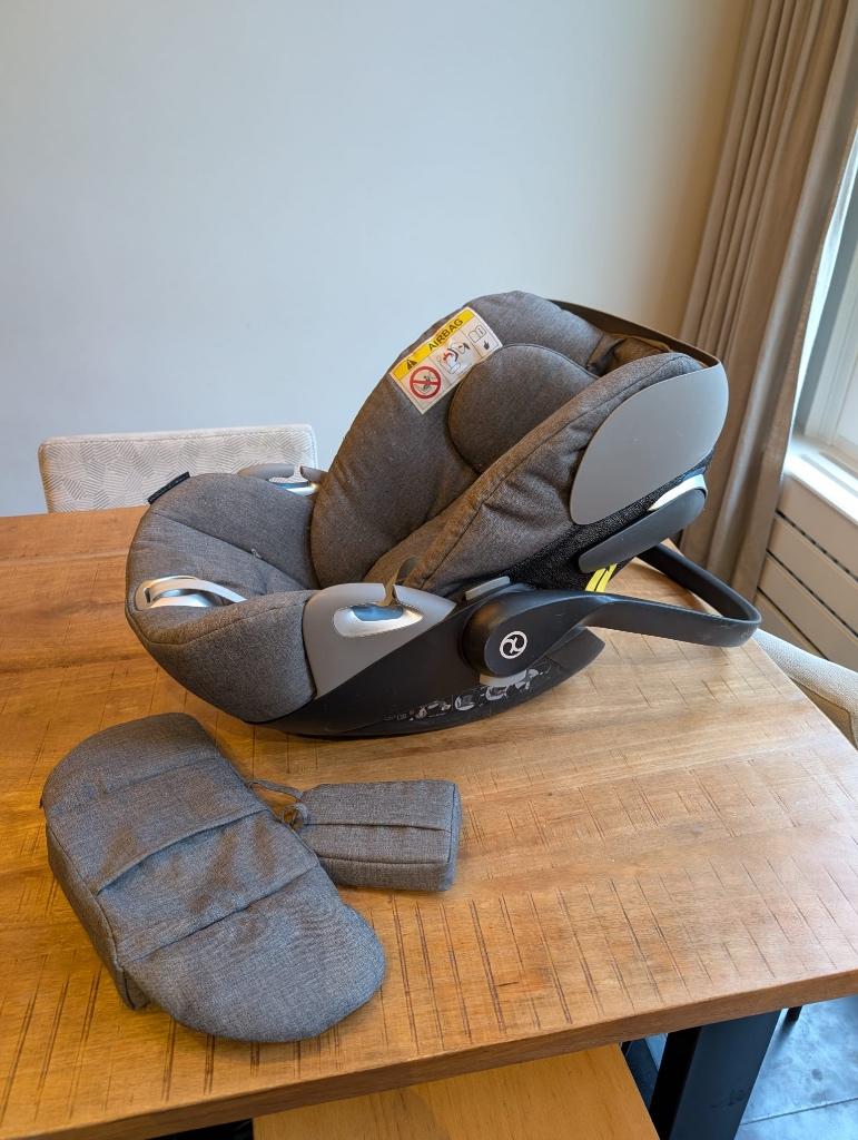Cybex cloud Z i-size (grey) + Sirona Z i-size (grey) + base, Kinderen en Baby's, Autostoeltjes, Zo goed als nieuw, Isofix, 0 t/m 13 kg