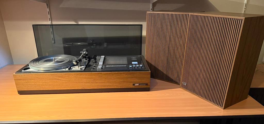 Loewe stereoset met boxen, Ophalen, Gebruikt, Platenspeler, Overige merken