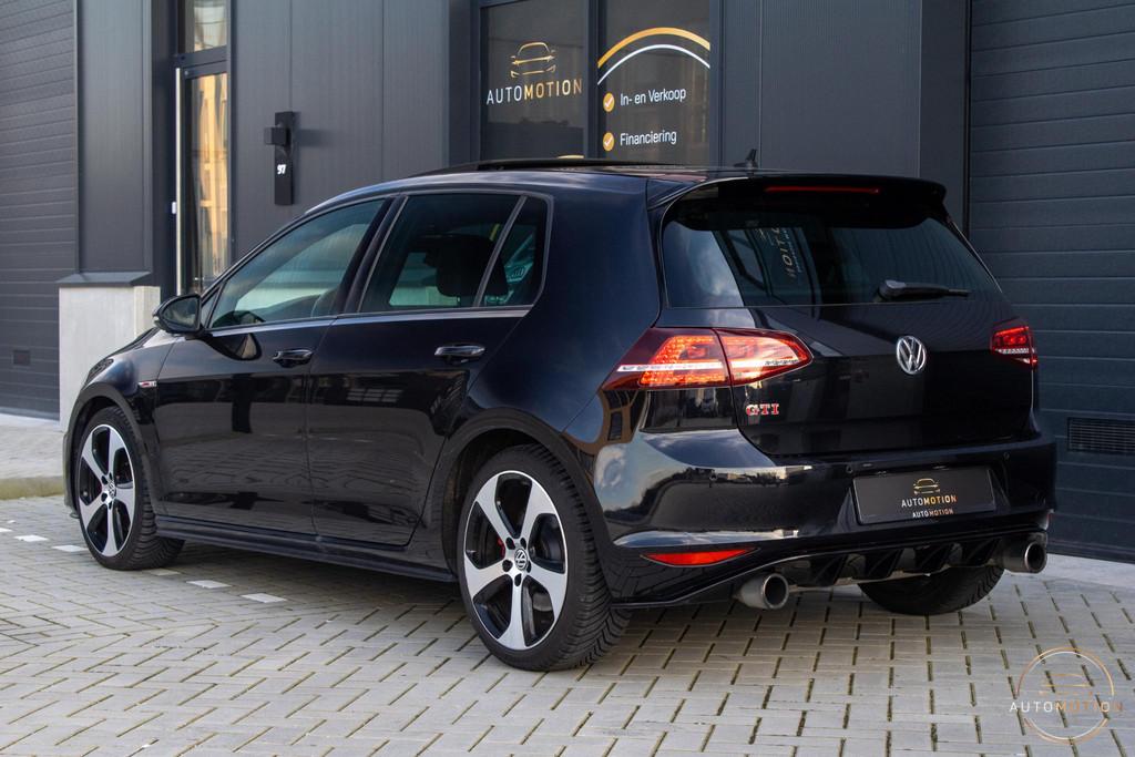 Volkswagen Golf 7 2.0 TSI GTI PANO CAMERA LEDER ELEKTRISCHE, Stof, Zwart, 4 cilinders, Met garantie (alle)
