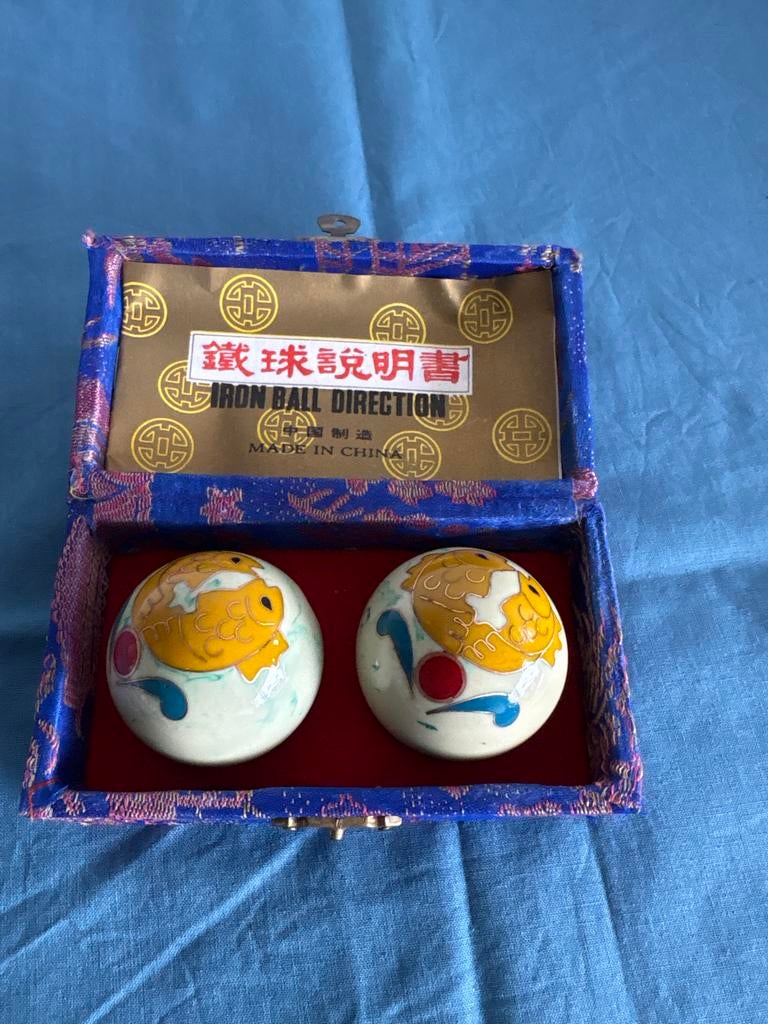 Chinese Baoding ballenset in zijden doosje, Antiek en Kunst, Kunst | Niet-Westerse kunst, Ophalen of Verzenden