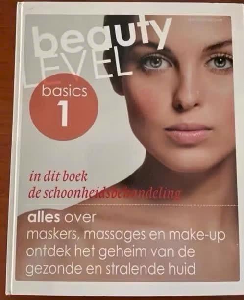 Beauty level 3 theorieboeken 1, 2 en 3, Ophalen of Verzenden, Beta, Zo goed als nieuw, MBO