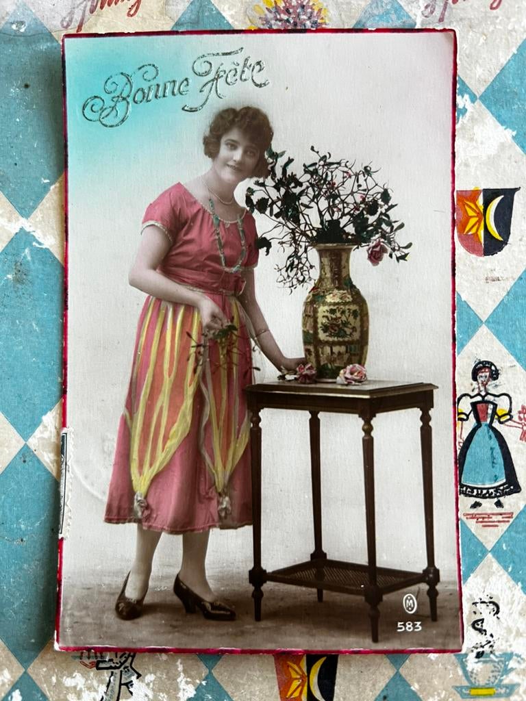 1923 Bonne Fête - dame in roze jurk (AA), Ophalen of Verzenden, 1920 tot 1940, Gelopen, Overige thema's