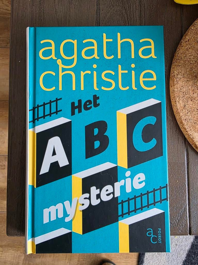 Agatha Christie - Het ABC-mysterie. T.E.A.B., Ophalen of Verzenden, Zo goed als nieuw, Agatha Christie