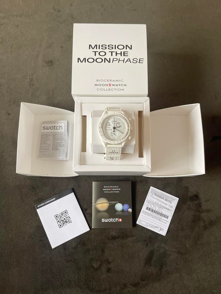 Swatch MoonSwatch Mission to the Moonphase Snoopy, Sieraden, Tassen en Uiterlijk, Horloges | Heren, Nieuw, Polshorloge, Swatch