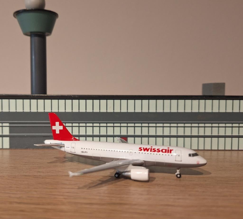 Gemini Swissair Airbus 319, Ophalen of Verzenden, Zo goed als nieuw, Schaalmodel