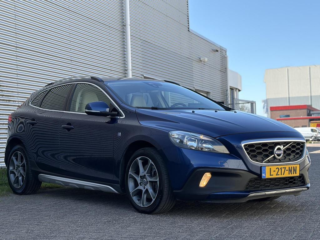 Volvo V40 Cross Country 2.0 D2 Ocean Race / Leder / Trekhaak, Auto's, Voorwielaandrijving, Gebruikt, Euro 6, 4 cilinders