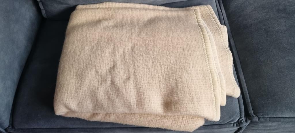 Aabe wollen deken wool 160 x 240, Huis en Inrichting, Woonaccessoires | Plaids en Woondekens, Ophalen of Verzenden, Zo goed als nieuw