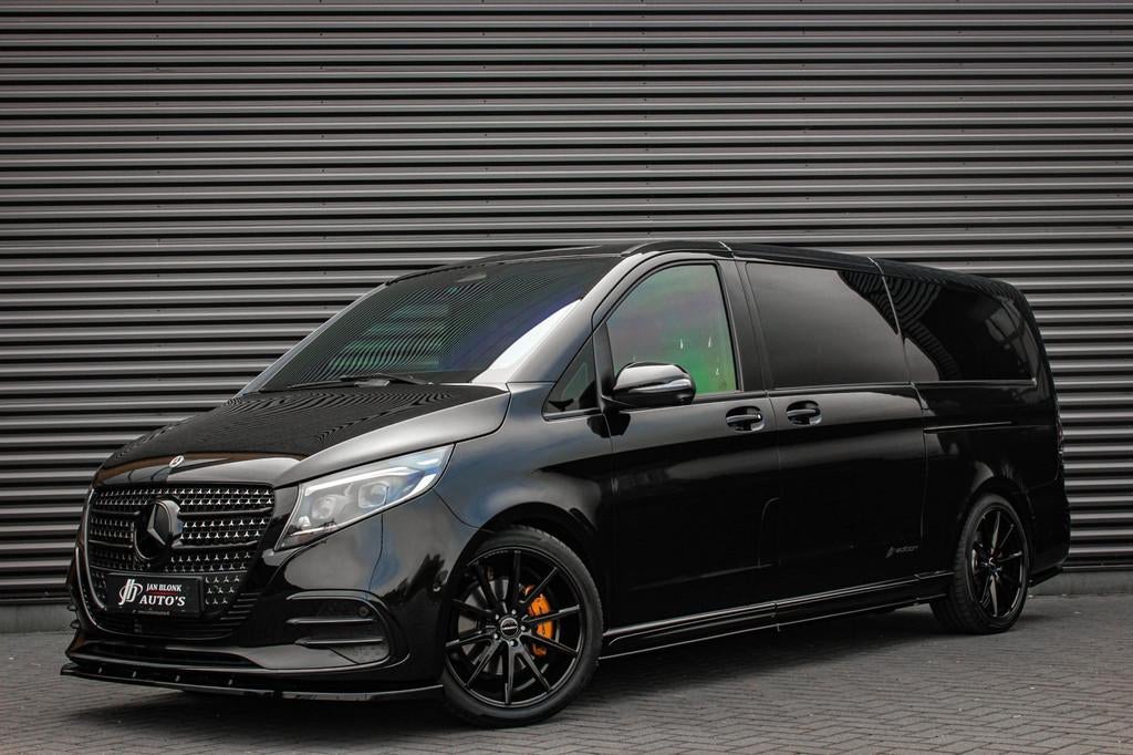 Mercedes-Benz V-KLASSE 300d 4X4 EXTRA LANG AMG DC 240PK L3H1, Auto's, 4 cilinders, Zwart, Bedrijf, Diesel
