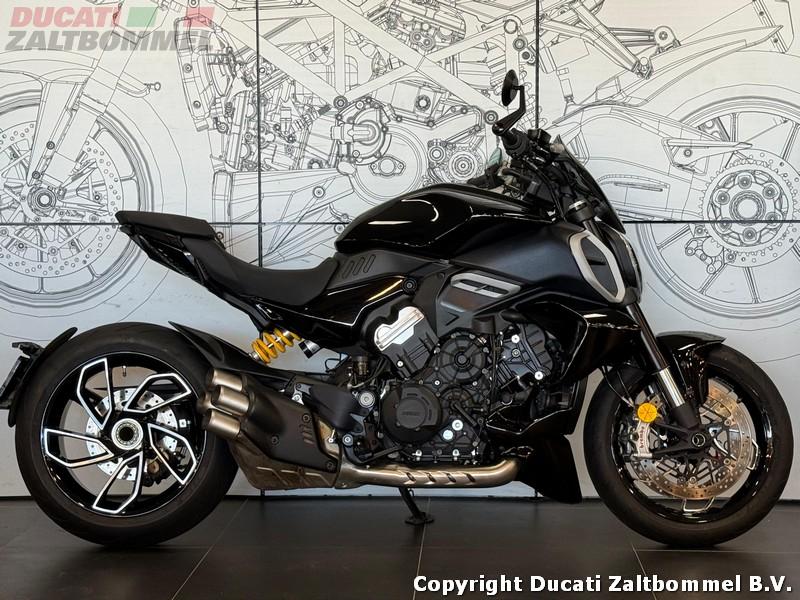 Ducati DIAVEL V4 (bj 2024), Motoren, Motoren | Ducati, Bedrijf, Meer dan 35 kW, 1158 cc, Naked bike